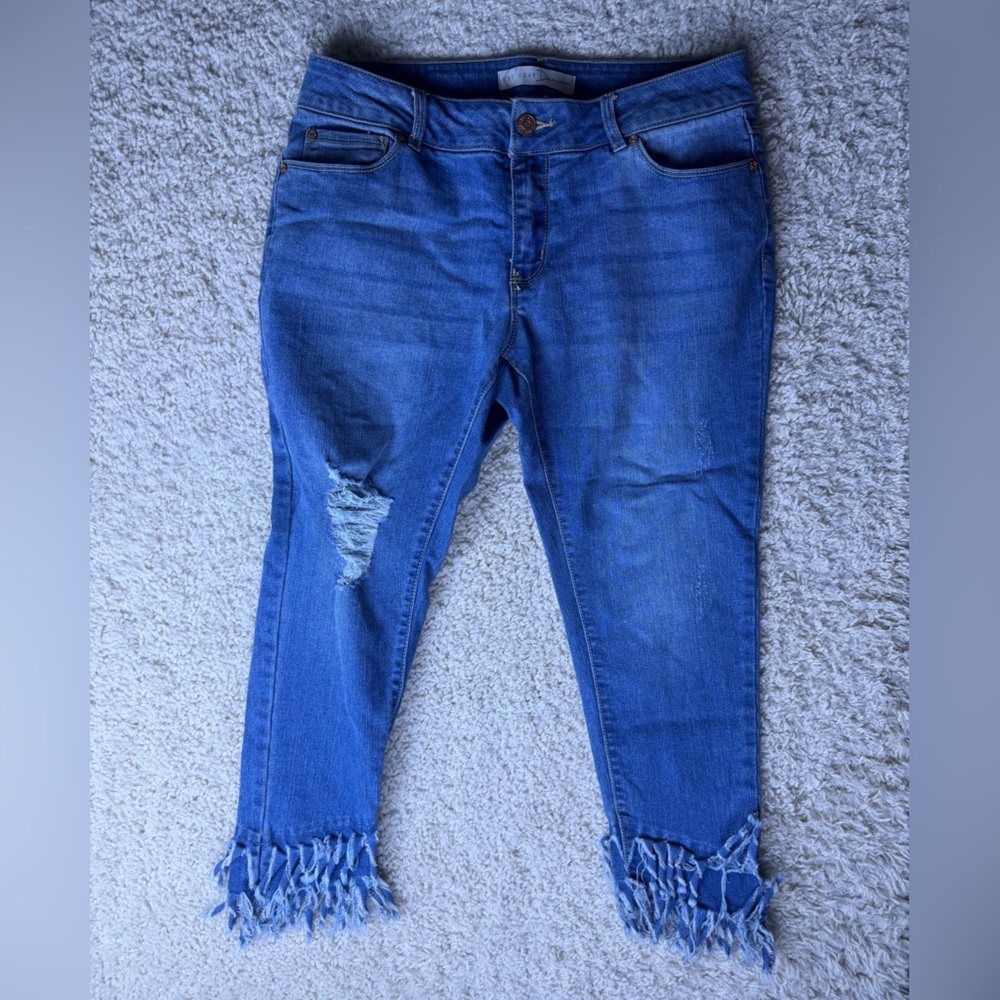 Women’s 10 Petite Mid Rise 1946 Denim Capri Jeans